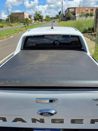 FORD RANGER 3.2 XLT 4X4 CD 20V DIESEL 4P AUTOMÁTICO FORD RANGER 3.2 XLT 4X4 CD 20V DIESEL 4P AUTOMÁTICO